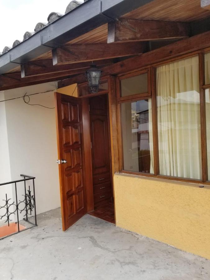 Hostal El Confort Quito Norte Bagian luar foto