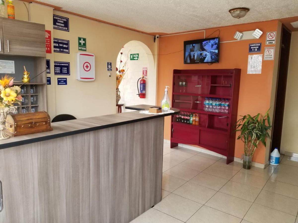 Hostal El Confort Quito Norte Bagian luar foto