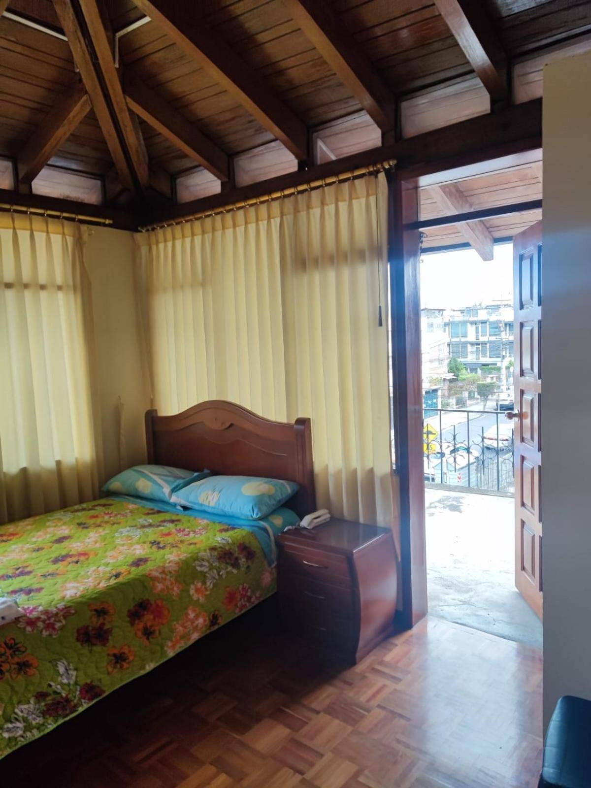 Hostal El Confort Quito Norte Bagian luar foto